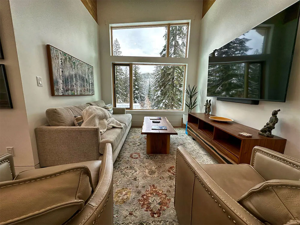 Interior of SKIRED® Luxury rental suites, air B&B Homes & Suites at the base of Red Mountain Resort in Rossland BC